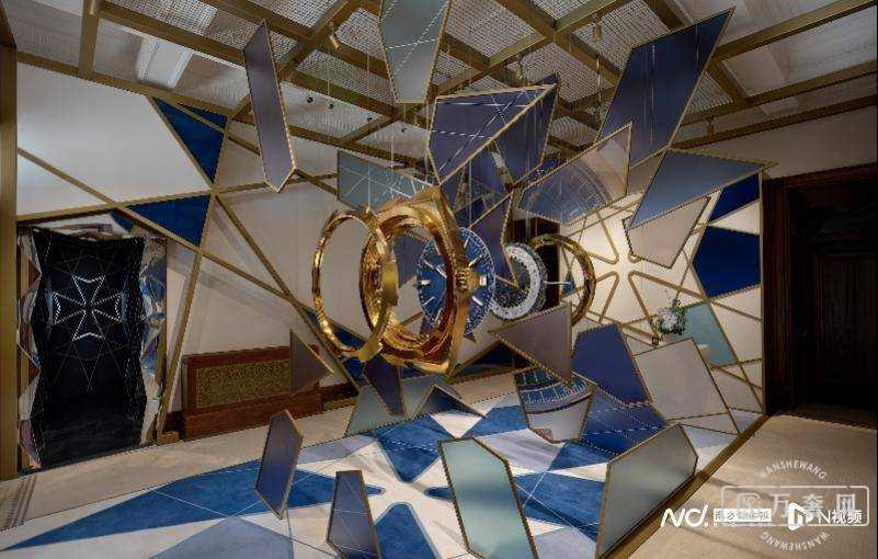 ��ʫ�������Ϻ���Ļ��ʱ��չ,�������ӳ�������������