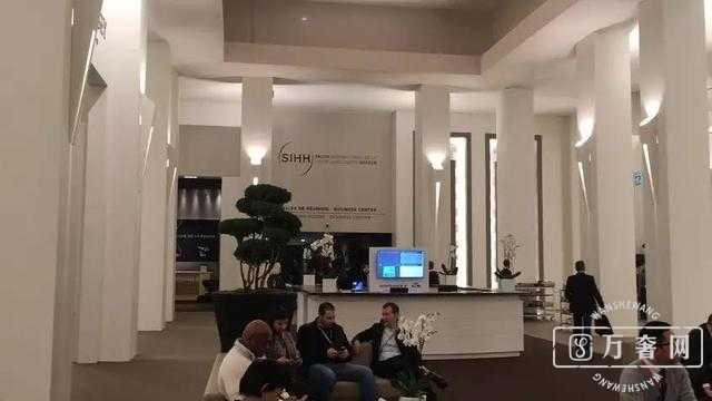 ��ǧ��Ľ�ʫ���ٺ͸��긻˹,���������ĸ�?